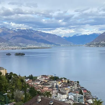 Beautiful Small With Maggiore View Apartment *