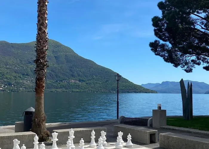 Beautiful Small With Maggiore View Apartment