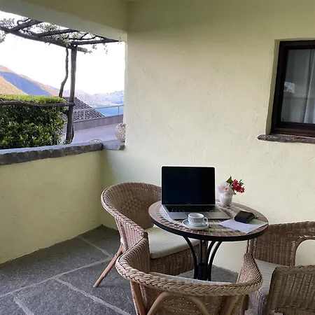 Apartment Beautiful Small With Maggiore View